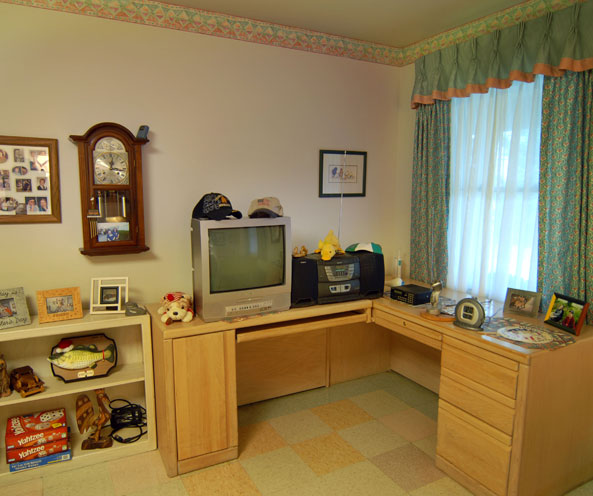 Resident room with desk